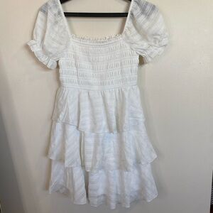 Women’s White Tiered Puff Sleeve midi Dress size medium